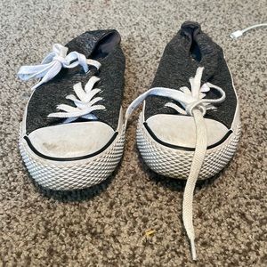 Woman’s Grey/White Airwalk Sneakers